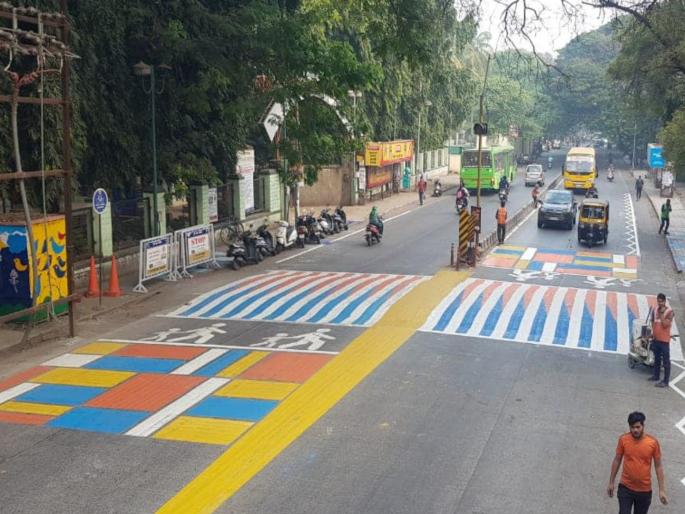 child and family friendly road crossing created in pune | पुण्यात 'चाईल्ड, फॅमिली फ्रेंडली' राेड क्राॅसिंग ; 3 वर्षाच्या बालकालाही रस्ता क्राॅस करता येणार child and family friendly road crossing created in pune | पुण्यात 'चाईल्ड, फॅमिली फ्रेंडली' राेड क्राॅसिंग ; 3 वर्षाच्या बालकालाही रस्ता क्राॅस करता येणार