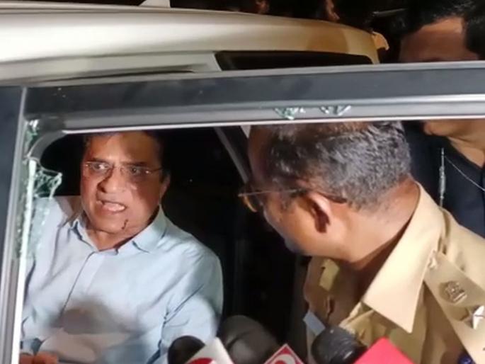 Shiv Sainiks attack Kirit Somaiya: Is Sanjay Pandey Uddhav Thackeray's servant? Injured Kirit Somayya's front of Bandra Police Station | Kirit Somaiya: संजय पांडे उद्धव ठाकरेंचा नोकर आहे का? जखमी किरीट सोमय्यांचा वांद्रे पोलीस ठाण्यासमोर ठिय्या Shiv Sainiks attack Kirit Somaiya: Is Sanjay Pandey Uddhav Thackeray's servant? Injured Kirit Somayya's front of Bandra Police Station | Kirit Somaiya: संजय पांडे उद्धव ठाकरेंचा नोकर आहे का? जखमी किरीट सोमय्यांचा वांद्रे पोलीस ठाण्यासमोर ठिय्या