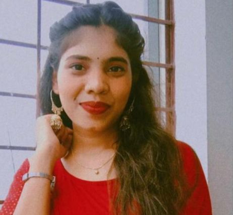 A highly educated young woman committed suicide due to the stress of her uncle-aunt reading her 'personal diary' | काका-काकूने ‘पर्सनल डायरी’ वाचल्याच्या तणावातून उच्चशिक्षित तरुणीची आत्महत्या A highly educated young woman committed suicide due to the stress of her uncle-aunt reading her 'personal diary' | काका-काकूने ‘पर्सनल डायरी’ वाचल्याच्या तणावातून उच्चशिक्षित तरुणीची आत्महत्या