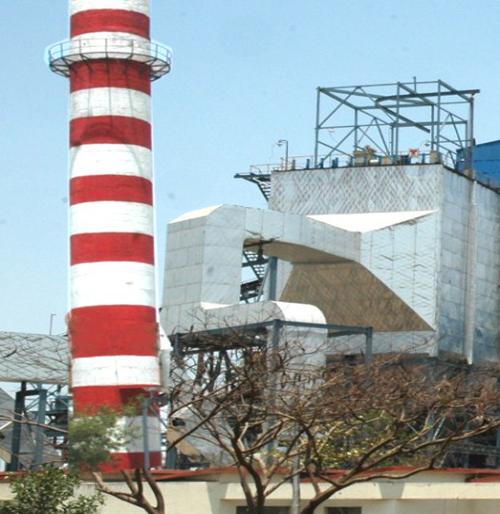The chimney of 'Siddharshwar' is now after the session | ‘सिध्देश्वर’ च्या चिमणीचे पाडकाम आता अधिवेशनानंतर The chimney of 'Siddharshwar' is now after the session | ‘सिध्देश्वर’ च्या चिमणीचे पाडकाम आता अधिवेशनानंतर