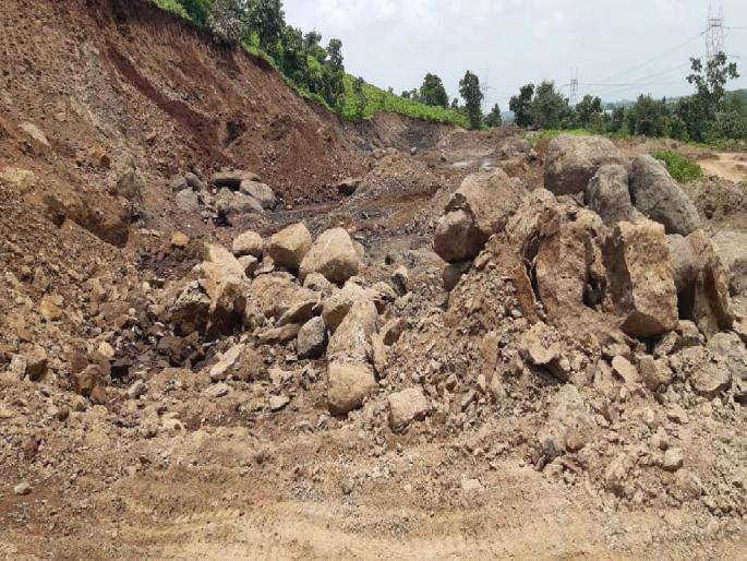 Subordinate Mineral Mafia Susat; Hand in hand with Revenue Department | गौणखनिज माफिया सुसाट; महसूल विभागाचे हातावर हात Subordinate Mineral Mafia Susat; Hand in hand with Revenue Department | गौणखनिज माफिया सुसाट; महसूल विभागाचे हातावर हात