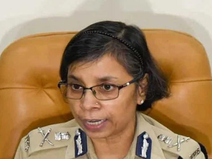 Rashmi Shukla in court to quash FIR; Sanjay Raut, Khadse phone tapping case | गुन्हा रद्द करण्यासाठी रश्मी शुक्ला न्यायालयात; संजय राऊत, खडसे फोन टॅपिंग प्रकरण  Rashmi Shukla in court to quash FIR; Sanjay Raut, Khadse phone tapping case | गुन्हा रद्द करण्यासाठी रश्मी शुक्ला न्यायालयात; संजय राऊत, खडसे फोन टॅपिंग प्रकरण