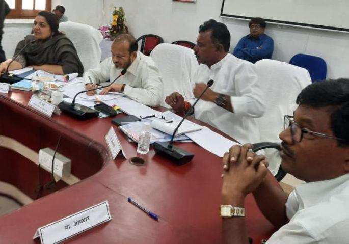 Fix various issues in Melghat immediately | मेळघाटातील विविध समस्या तात्काळ मार्गी लावा Fix various issues in Melghat immediately | मेळघाटातील विविध समस्या तात्काळ मार्गी लावा