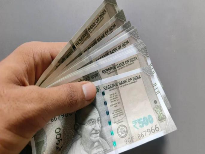 Financial assistance to niece in accident Daughter's installments due for 1 month, bouncer enters house and beats her | भाचीला अपघातात आर्थिक मदत; १ महिना मुलीचा हप्ता थकला, बाउन्सरकडून घरात शिरून मारहाण Financial assistance to niece in accident Daughter's installments due for 1 month, bouncer enters house and beats her | भाचीला अपघातात आर्थिक मदत; १ महिना मुलीचा हप्ता थकला, बाउन्सरकडून घरात शिरून मारहाण