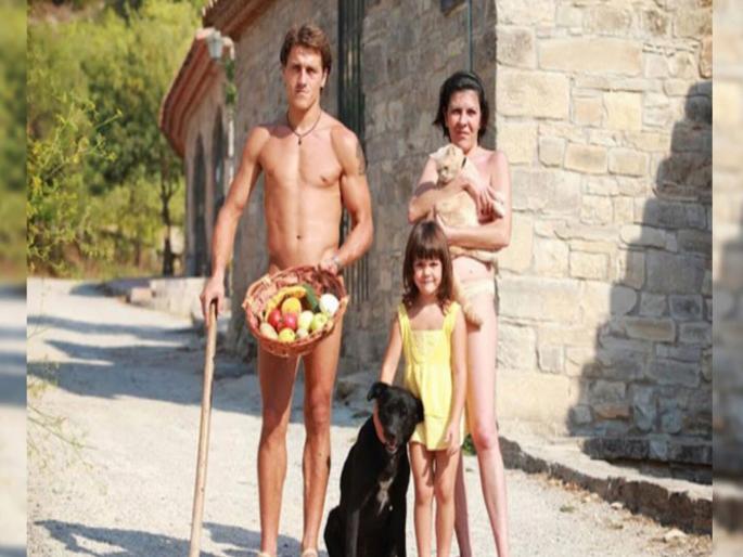 Interesting facts about britains Spielplatz village where-people lives without clothes | एकही कपडा अंगावर घालत नाही या गावातील लोक, स्वीमिंग पूलपासून ते बीअर बारची आहे व्यवस्था Interesting facts about britains Spielplatz village where-people lives without clothes | एकही कपडा अंगावर घालत नाही या गावातील लोक, स्वीमिंग पूलपासून ते बीअर बारची आहे व्यवस्था