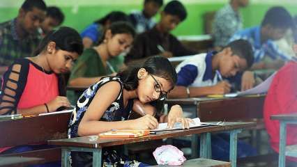 Assessment and Admission Assumptions in the Fragment of Dispute; Rural students have to fall outside the village | मूल्यांकन व प्रवेश धाेरण वादाच्या भाेवऱ्यात; ग्रामीण विद्यार्थ्यांना पडावे लागेल गावाबाहेर Assessment and Admission Assumptions in the Fragment of Dispute; Rural students have to fall outside the village | मूल्यांकन व प्रवेश धाेरण वादाच्या भाेवऱ्यात; ग्रामीण विद्यार्थ्यांना पडावे लागेल गावाबाहेर