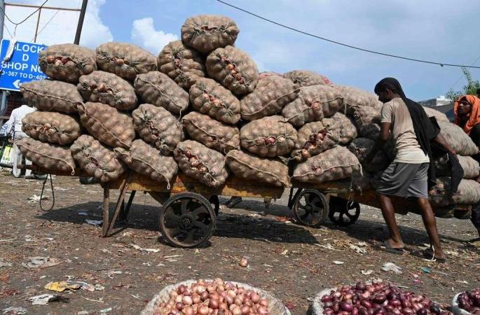 IRCTC to provide food to laborers | मजूर व कष्टकऱ्यांना भोजन पुरविणार ‘आयआरसीटीसी’; नागपूर, गोंदियाचा समावेश IRCTC to provide food to laborers | मजूर व कष्टकऱ्यांना भोजन पुरविणार ‘आयआरसीटीसी’; नागपूर, गोंदियाचा समावेश