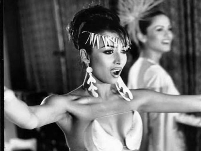 Malaika Arora Shared old black and white photos, looking so sexy and hot | वयाच्या ४६ व्या वर्षातही बॉलिवूडची ही अभिनेत्री भल्याभल्यांना देते टक्कर, पहा तिचे बोल्ड व सेक्सी फोटो