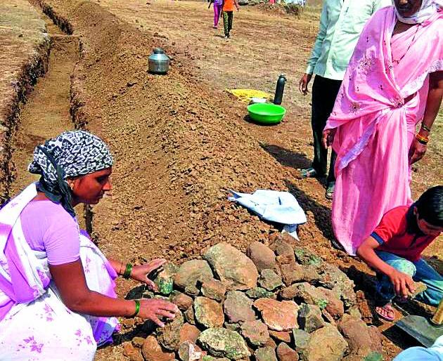 The struggle of the villagers against drought is inspiring-day | दुष्काळाविरुद्ध गावक-यांचा संघर्ष प्रेरणादायी-सपकाळ