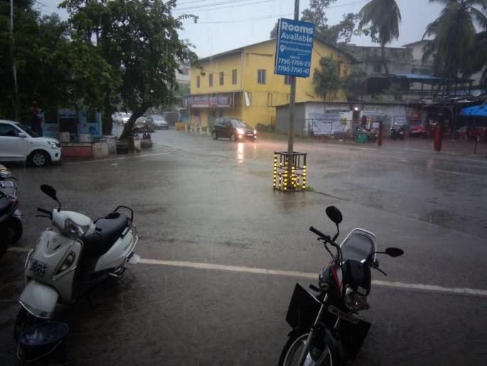 Heavy rains for next three hours in Raigad district; Meteorological Department warning | रायगड जिल्ह्यात पुढील तीन तास मुसळधार पाऊस; हवामान विभागाचा इशारा 
