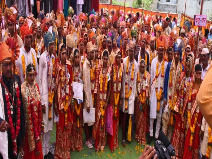 Marriage of all-female couples in Nandurbar | नंदुरबारात सर्वधर्मीय 84 जोडप्यांचा विवाह Marriage of all-female couples in Nandurbar | नंदुरबारात सर्वधर्मीय 84 जोडप्यांचा विवाह