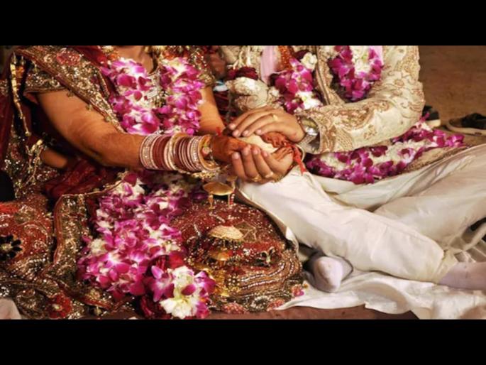 Woman crashes ex husbands wedding over huge unpaid divorce settlement ex wife destroyed wedding ceremony of ex husband | लग्न मंडपात बसला होता नवरदेव, आधीची पत्नी आली अन् घातला गोंधळ... Woman crashes ex husbands wedding over huge unpaid divorce settlement ex wife destroyed wedding ceremony of ex husband | लग्न मंडपात बसला होता नवरदेव, आधीची पत्नी आली अन् घातला गोंधळ...