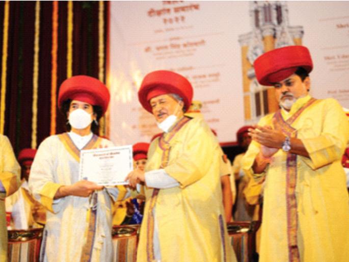 Honorary degrees to Zakir Hussain and Shashikant Garware | झाकीर हुसेन, शशिकांत गरवारे यांना मानद पदवी Honorary degrees to Zakir Hussain and Shashikant Garware | झाकीर हुसेन, शशिकांत गरवारे यांना मानद पदवी