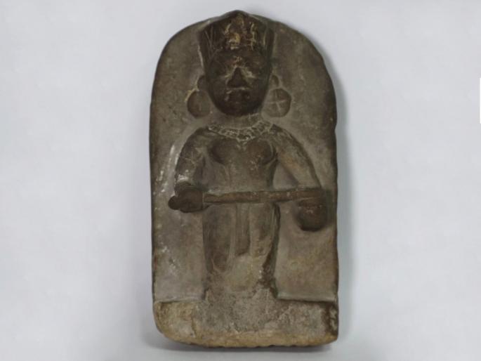 Maa Annapurna idol returned home after 100 years ago, the idol was stolen and taken to Canada | 'देवी अन्नपूर्णा'ची घरवापसी, १०० वर्षाआधी चोरी करून कॅनडाला नेण्यात आली होती मूर्ती Maa Annapurna idol returned home after 100 years ago, the idol was stolen and taken to Canada | 'देवी अन्नपूर्णा'ची घरवापसी, १०० वर्षाआधी चोरी करून कॅनडाला नेण्यात आली होती मूर्ती