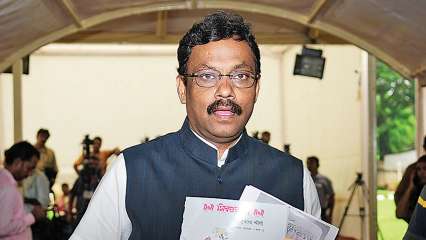 Exams are also preferred at Oxford, Cambridge, vinod tawade | ऑक्स्फर्ड, केंब्रिजमध्येही परीक्षांना प्राधान्य, शरद पवारांनी खोटी माहिती देणे दुर्दैवी Exams are also preferred at Oxford, Cambridge, vinod tawade | ऑक्स्फर्ड, केंब्रिजमध्येही परीक्षांना प्राधान्य, शरद पवारांनी खोटी माहिती देणे दुर्दैवी