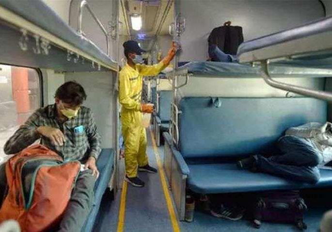 Different news; Sleep undisturbed; The train will wake up! 'Destination Alert' facility of Railways | वेगळी बातमी; बिनधास्त झोपा; रेल्वे जागवेल ! रेल्वेची ‘डेस्टिनेशन अलर्ट’ सुविधा Different news; Sleep undisturbed; The train will wake up! 'Destination Alert' facility of Railways | वेगळी बातमी; बिनधास्त झोपा; रेल्वे जागवेल ! रेल्वेची ‘डेस्टिनेशन अलर्ट’ सुविधा