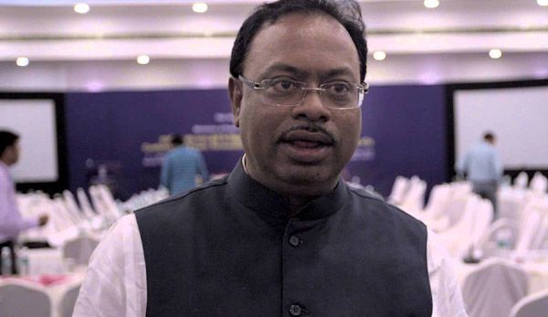 Case filed against Mahatme, Vyas and many others including Bavankule | विकास महात्मे, गिरीश व्यास आणि चंद्रशेखर बावनकुळेंसह अनेकांवर गुन्हा दाखल