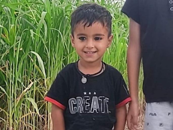 Unfortunately! He went after his mother who had gone to throw garbage and his body was found. | दुर्दैवी! आईच्या शोधात चिमुकल्याचा गेला जीव Unfortunately! He went after his mother who had gone to throw garbage and his body was found. | दुर्दैवी! आईच्या शोधात चिमुकल्याचा गेला जीव