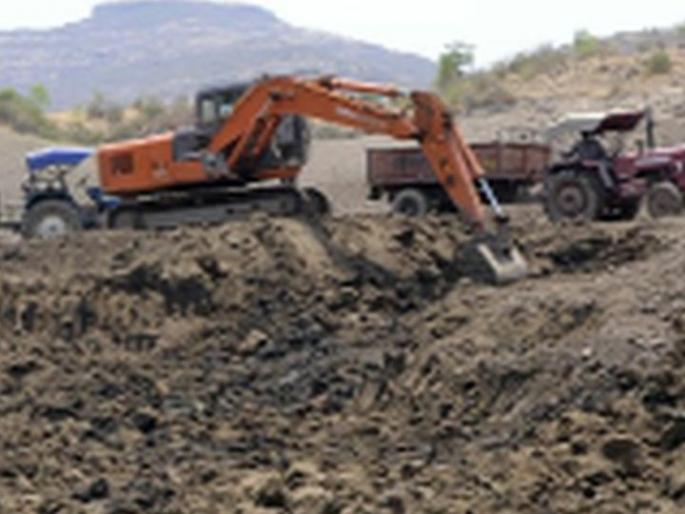 There will be 153 lakes in the district, free from the sludge | जिल्ह्यातील १५३ तलाव होणार गाळमुक्त There will be 153 lakes in the district, free from the sludge | जिल्ह्यातील १५३ तलाव होणार गाळमुक्त