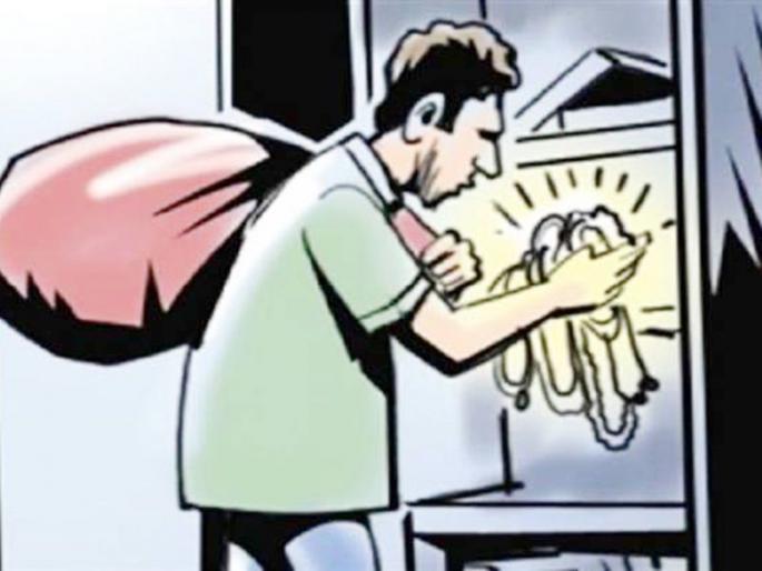In a burglary house in a civilian hospital | नागरिक दवाखान्यात चोरटे घरात In a burglary house in a civilian hospital | नागरिक दवाखान्यात चोरटे घरात