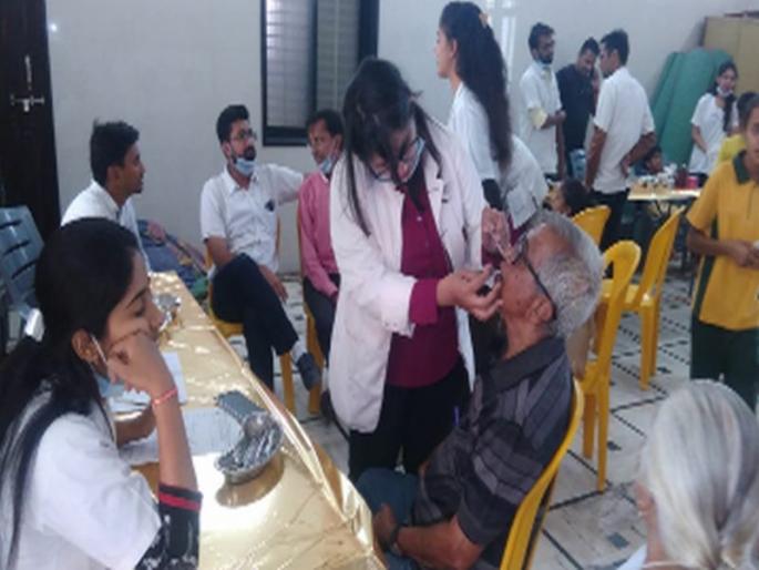 121 Blood donors made blood donation | १२१ रक्तदात्यांनी केले रक्तदान 121 Blood donors made blood donation | १२१ रक्तदात्यांनी केले रक्तदान