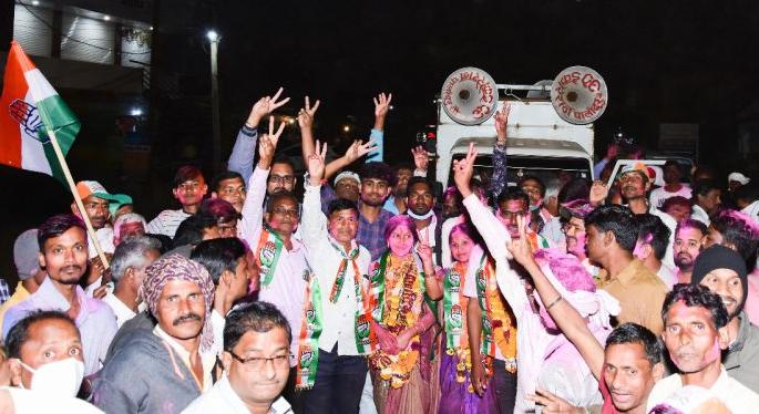 BJP's lead in Gandiya, Mahavikas Aghadi in Bhandara | गाेंदियात भाजपची सरशी, भंडाऱ्यात महाविकास आघाडी BJP's lead in Gandiya, Mahavikas Aghadi in Bhandara | गाेंदियात भाजपची सरशी, भंडाऱ्यात महाविकास आघाडी