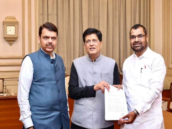 Sadabhau Khot met Piyush Goyal and Devendra Fadnavis on the issue of milk, onion, sugarcane, cotton, soybean farmers. | दुध, कांदा, ऊस उत्पादक संकटात; सदाभाऊ खोत यांनी घेतली पियूष गोयल अन् फडणवीसांची भेट Sadabhau Khot met Piyush Goyal and Devendra Fadnavis on the issue of milk, onion, sugarcane, cotton, soybean farmers. | दुध, कांदा, ऊस उत्पादक संकटात; सदाभाऊ खोत यांनी घेतली पियूष गोयल अन् फडणवीसांची भेट