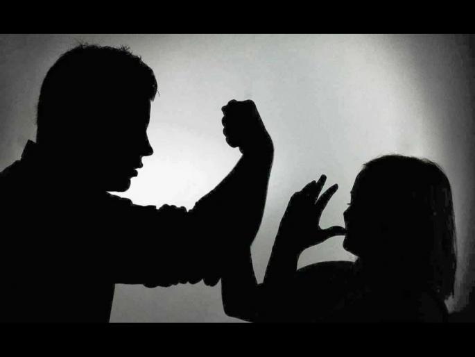 Dispute over marriage expenses: Father-in-law beat daughter's parents | लग्नखर्चाचा वाद : वरबापाची मुलीच्या आईबाबांना मारहाण Dispute over marriage expenses: Father-in-law beat daughter's parents | लग्नखर्चाचा वाद : वरबापाची मुलीच्या आईबाबांना मारहाण
