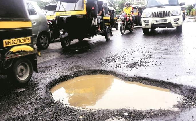 Goa is free from pathholes, then why not Mumbai? | गोवा खड्डेमुक्त, मग मुंबई का नाही? Goa is free from pathholes, then why not Mumbai? | गोवा खड्डेमुक्त, मग मुंबई का नाही?