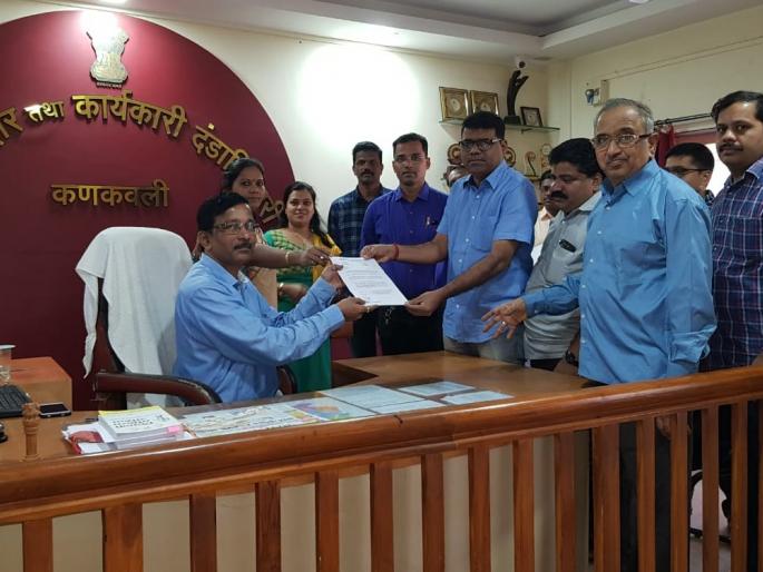 Close online drug sales, Tahsildar's request | सिंधुदुर्ग : ऑनलाइन औषध विक्री बंद करा, तहसिलदाराना निवेदन Close online drug sales, Tahsildar's request | सिंधुदुर्ग : ऑनलाइन औषध विक्री बंद करा, तहसिलदाराना निवेदन