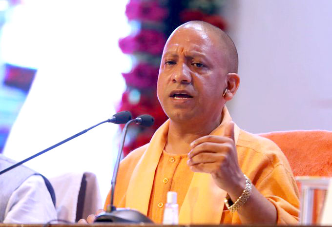 Coronavirus: UP CM Yogi Aadityanath Reaction on incident of Policemen and Medical Team attack pnm | Coronavirus: पोलीस आणि मेडिकल टीमवर दगडफेक करणाऱ्यांनो...; योगी आदित्यनाथ कडाडले Coronavirus: UP CM Yogi Aadityanath Reaction on incident of Policemen and Medical Team attack pnm | Coronavirus: पोलीस आणि मेडिकल टीमवर दगडफेक करणाऱ्यांनो...; योगी आदित्यनाथ कडाडले