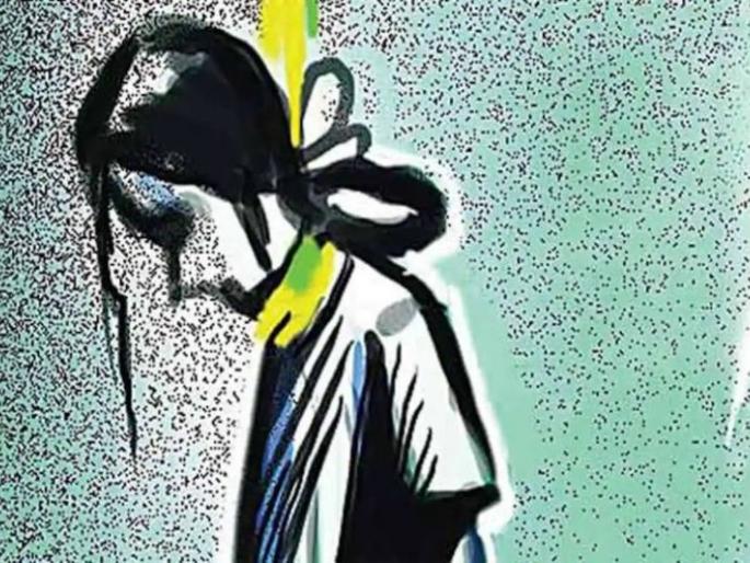 Student commits suicide in Nagpur | मोबाईल दिला नाही म्हणून नागपुरात विद्यार्थिनीचा आत्मघात Student commits suicide in Nagpur | मोबाईल दिला नाही म्हणून नागपुरात विद्यार्थिनीचा आत्मघात