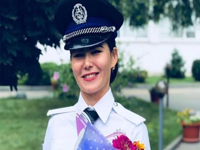 Afghanistan's top female cop goes on the run after us left her at the hands of Taliban | कधी तिच्या नावानेच घाबरत होते गुन्हेगार, आता स्वत:चा जीव वाचवण्यासाठी भटकत आहे महिला पोलीस Afghanistan's top female cop goes on the run after us left her at the hands of Taliban | कधी तिच्या नावानेच घाबरत होते गुन्हेगार, आता स्वत:चा जीव वाचवण्यासाठी भटकत आहे महिला पोलीस