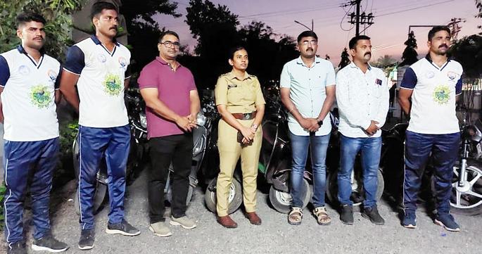 14 bikes seized from two bike thieves; Sangola police action | दोन दुचाकी चोरांना पकडले; १४ दुचाकी जप्त; सांगोला पोलिसांची कारवाई 14 bikes seized from two bike thieves; Sangola police action | दोन दुचाकी चोरांना पकडले; १४ दुचाकी जप्त; सांगोला पोलिसांची कारवाई