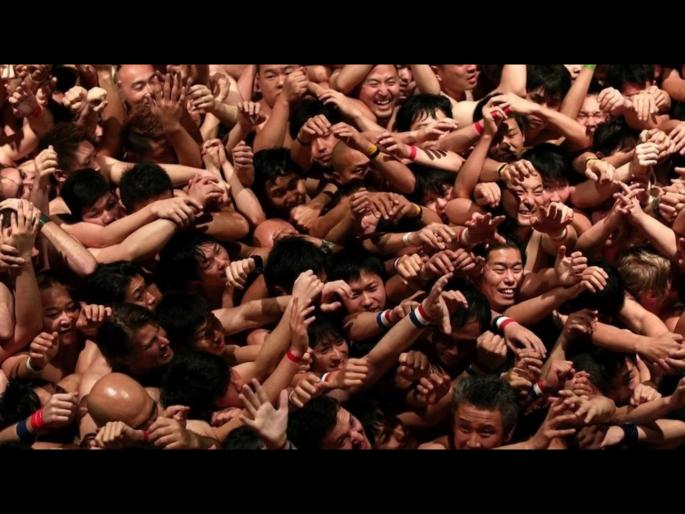 Japan naked man festival celebrated Hadaka matsuri last time due to population ageing | या देशात साजरा झाला अनोखा उत्सव, कपडे न घालता पोहोचले हजारो लोक Japan naked man festival celebrated Hadaka matsuri last time due to population ageing | या देशात साजरा झाला अनोखा उत्सव, कपडे न घालता पोहोचले हजारो लोक