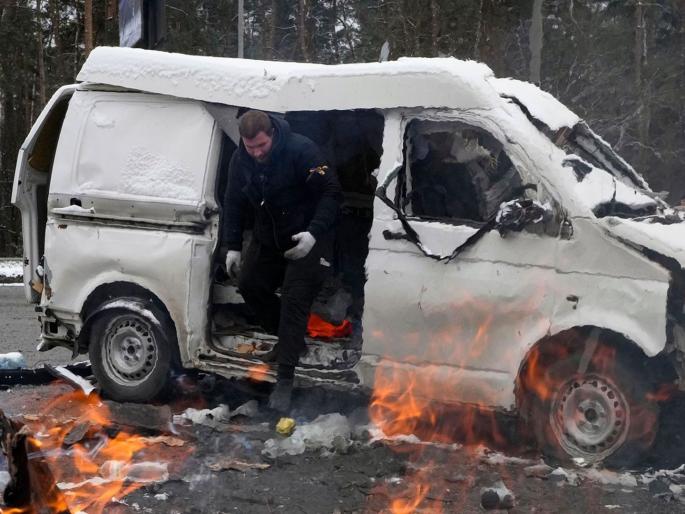 Russia Ukraine War: Russia crosses the line of humanity! Paratroopers land at Kharkiv Military Hospital for attack; Kherson fell | Russia Ukraine War: रशियाने माणुसकीची हद्द ओलांडली! खारकीवच्या मिलिट्री हॉस्पिटलवर उतरविले पॅराट्रूपर्स; खेरसान पडले Russia Ukraine War: Russia crosses the line of humanity! Paratroopers land at Kharkiv Military Hospital for attack; Kherson fell | Russia Ukraine War: रशियाने माणुसकीची हद्द ओलांडली! खारकीवच्या मिलिट्री हॉस्पिटलवर उतरविले पॅराट्रूपर्स; खेरसान पडले