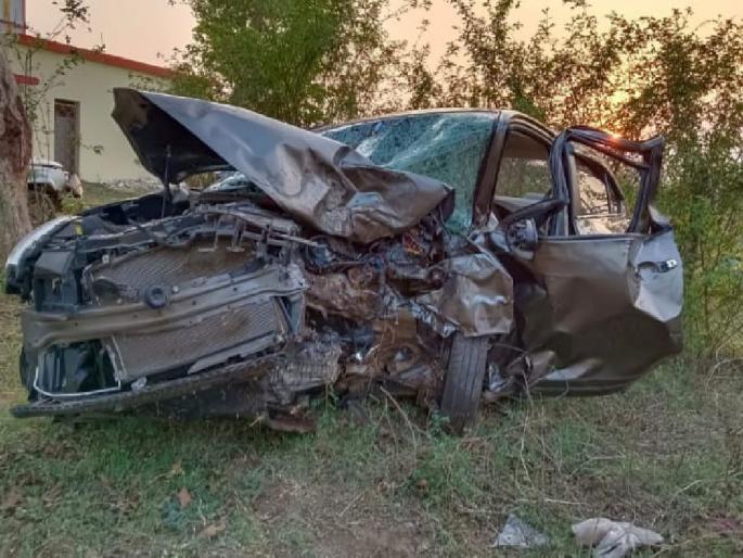 4 members of the same family from brahmpuri died in a terrible accident happened near Nevargaon in MP | घरी परतत असताना काळाचा घाला; भीषण अपघातात एकाच कुटुंबातील चौघांचा मृत्यू 4 members of the same family from brahmpuri died in a terrible accident happened near Nevargaon in MP | घरी परतत असताना काळाचा घाला; भीषण अपघातात एकाच कुटुंबातील चौघांचा मृत्यू