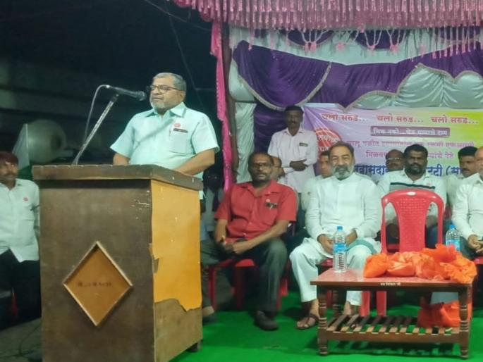 This year, the thorn will be removed from the sugar millers who are hitting the thorn; Raju Shetty's warning | काटा मारणार्या साखर कारखानदारांचा यंदा काटाच काढणार; राजू शेट्टींचा इशारा  This year, the thorn will be removed from the sugar millers who are hitting the thorn; Raju Shetty's warning | काटा मारणार्या साखर कारखानदारांचा यंदा काटाच काढणार; राजू शेट्टींचा इशारा