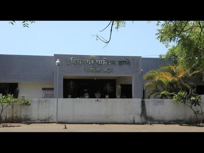 The thief absconded from the police station | 'मला पाणी प्यायचे आहे, सांगून पोलिसाला दिला धक्का; चोरटा पोलीस ठाण्यातून फरार The thief absconded from the police station | 'मला पाणी प्यायचे आहे, सांगून पोलिसाला दिला धक्का; चोरटा पोलीस ठाण्यातून फरार