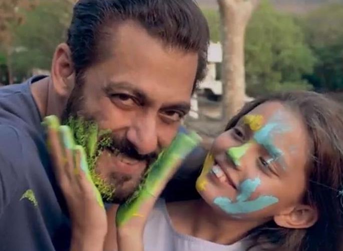 Did you know Salman Khan’s daughter in Tere Bina is played by Waluscha De Sousa’s youngest daughter Sienna? | सलमान खान, जॅकलिनपेक्षा होतेय तिचीच चर्चा, ‘तेरे बिना’मधील ‘ती’ चिमुरडी आहे तरी कोण? Did you know Salman Khan’s daughter in Tere Bina is played by Waluscha De Sousa’s youngest daughter Sienna? | सलमान खान, जॅकलिनपेक्षा होतेय तिचीच चर्चा, ‘तेरे बिना’मधील ‘ती’ चिमुरडी आहे तरी कोण?