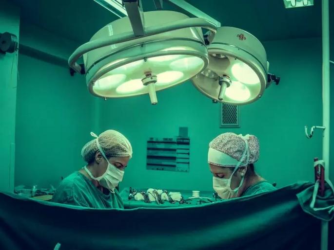 Cancer of the genital organ itself, after surgery, the doctor performed a new sex transplant | गुप्तांगालाच झालेला कॅन्सर, सर्जरीनंतर डॉक्टरांनी नवीन लिंग केले ट्रान्सप्लांट Cancer of the genital organ itself, after surgery, the doctor performed a new sex transplant | गुप्तांगालाच झालेला कॅन्सर, सर्जरीनंतर डॉक्टरांनी नवीन लिंग केले ट्रान्सप्लांट