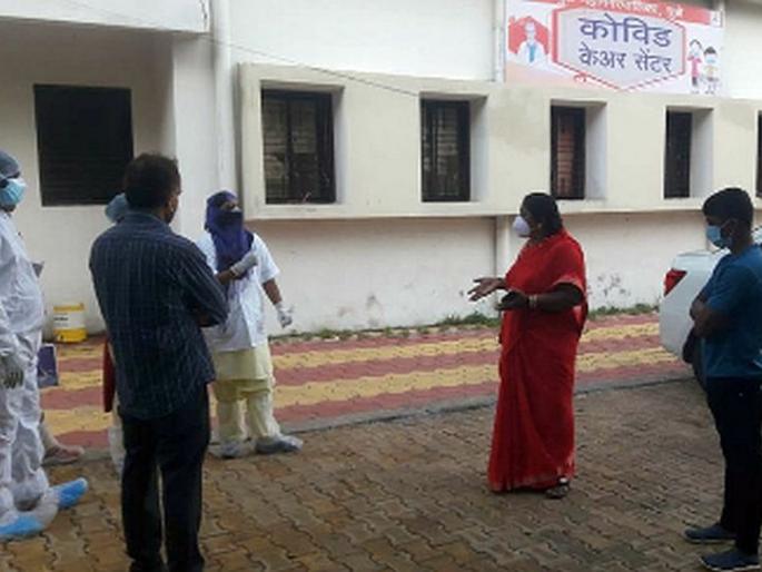 Municipal Kovid Center sudden inspection | मनपा कोविड सेंटर अचानक पाहणी Municipal Kovid Center sudden inspection | मनपा कोविड सेंटर अचानक पाहणी