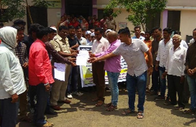 Three accused along with husband were arrested | पतीसह तिघा आरोपींना कोठडी Three accused along with husband were arrested | पतीसह तिघा आरोपींना कोठडी