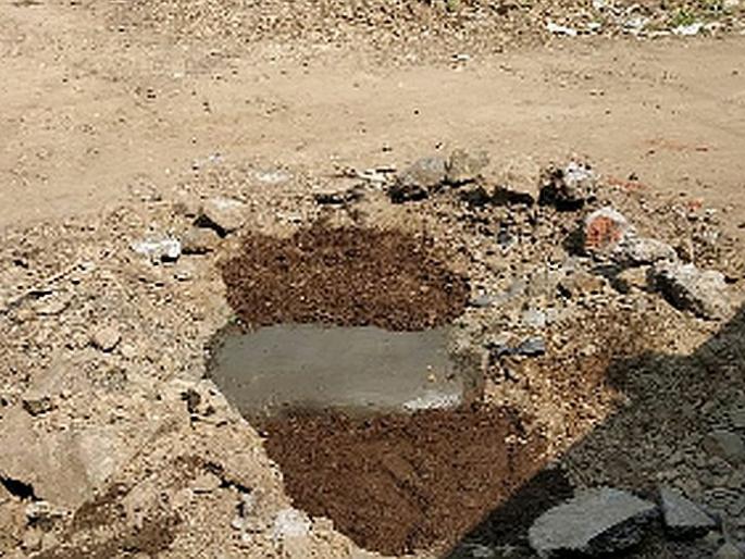Within twelve hours, the repair of the garbage was completed | बारा तासात त्या गटारीची झाली दुरूस्ती Within twelve hours, the repair of the garbage was completed | बारा तासात त्या गटारीची झाली दुरूस्ती