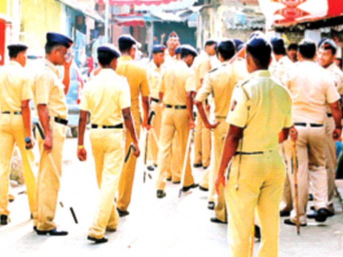 Attack on police in Borivali, Kalbadevi, Dongri | बोरिवली, काळबादेवी, डोंगरीत पोलिसांवर हल्ला Attack on police in Borivali, Kalbadevi, Dongri | बोरिवली, काळबादेवी, डोंगरीत पोलिसांवर हल्ला