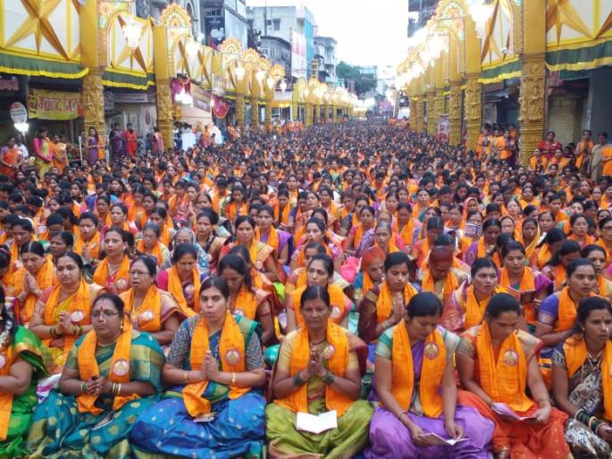 In front of the srimant Dagadusheth Halwai Ganapati, 'Om Namaste Ganpataye Om Gan Ganpataye Nama: | श्रीमंत दगडूशेठ हलवाई गणपतीसमोर यंदाही ‘ओम् नमस्ते गणपतये ओम गं गणपतये नम: In front of the srimant Dagadusheth Halwai Ganapati, 'Om Namaste Ganpataye Om Gan Ganpataye Nama: | श्रीमंत दगडूशेठ हलवाई गणपतीसमोर यंदाही ‘ओम् नमस्ते गणपतये ओम गं गणपतये नम: