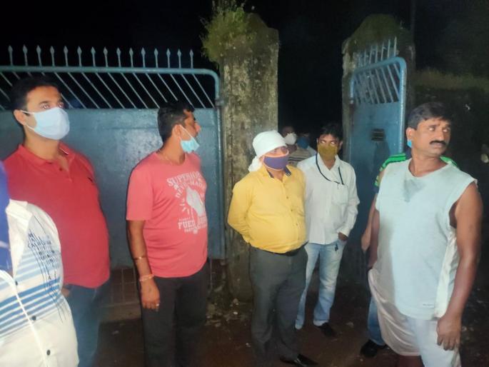 Patrolling of Valdhuni river in Ulhasnagar, citizens are disturbed by the strong smell of water | उल्हासनगरातील वालधुनी नदीची पेट्रोलिंग, नदीच्या पाण्याच्या तीव्र वासाने नागरिक त्रस्त Patrolling of Valdhuni river in Ulhasnagar, citizens are disturbed by the strong smell of water | उल्हासनगरातील वालधुनी नदीची पेट्रोलिंग, नदीच्या पाण्याच्या तीव्र वासाने नागरिक त्रस्त