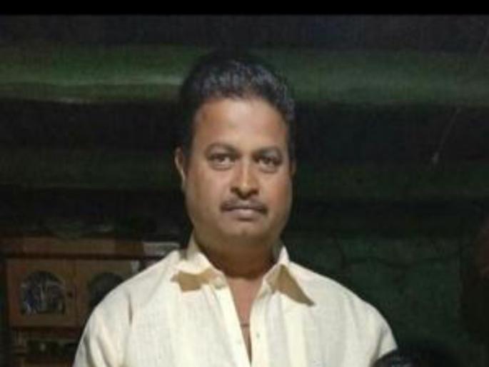 The truck hit the bus that was standing for repairs; Driver - Carrier death | दुरुस्तीसाठी उभ्या असलेल्या बसला ट्रकची धडक ; चालक - वाहकाचा मृत्यू The truck hit the bus that was standing for repairs; Driver - Carrier death | दुरुस्तीसाठी उभ्या असलेल्या बसला ट्रकची धडक ; चालक - वाहकाचा मृत्यू