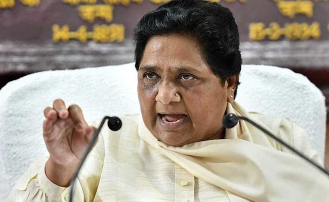 Mayawati is angry over Rahul Gandhi's opposition visit to Kashmir | राहुल गांधींसह विरोधी पक्षातील नेत्यांच्या काश्मीर दौऱ्यावरून मायावती संतापल्या; म्हणाल्या की... Mayawati is angry over Rahul Gandhi's opposition visit to Kashmir | राहुल गांधींसह विरोधी पक्षातील नेत्यांच्या काश्मीर दौऱ्यावरून मायावती संतापल्या; म्हणाल्या की...