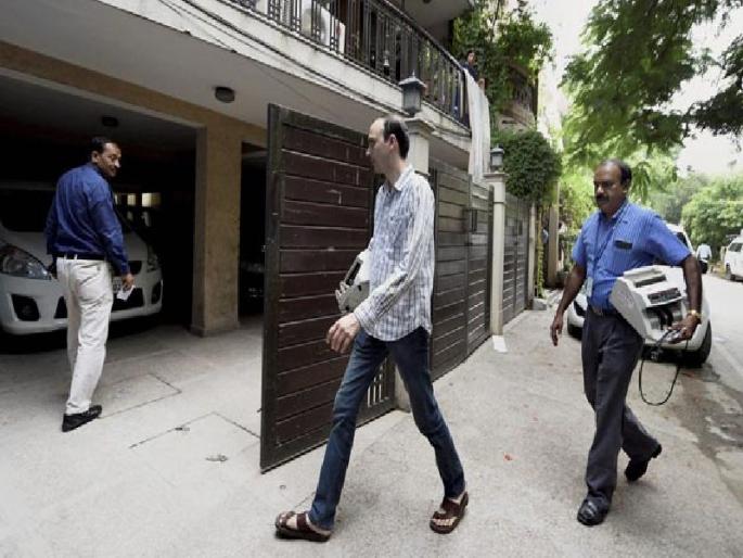 Raids at the 'The' resort in Karnataka, owned by the Hotel Minister of Gujarat MLA | कर्नाटकातील ‘त्या’ रिसॉर्टवर छापे, गुजरातचे आमदार ठेवलेले हॉटेल मंत्र्याच्या मालकीचे Raids at the 'The' resort in Karnataka, owned by the Hotel Minister of Gujarat MLA | कर्नाटकातील ‘त्या’ रिसॉर्टवर छापे, गुजरातचे आमदार ठेवलेले हॉटेल मंत्र्याच्या मालकीचे